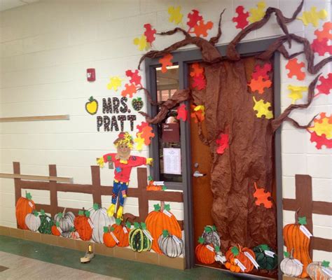 Fall classroom decorations, Door decorations classroom, Fall classroom ...