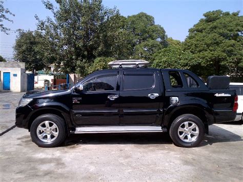 Cars Wallpapers and Specefication: latest hilux vigo 2013