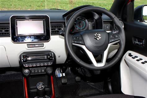 Suzuki Ignis (2021) Interior Layout, Dashboard & Infotainment | Parkers