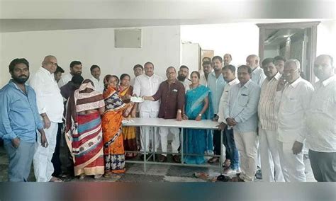 Hyderabad: Kalyana-Shaadi cheques distributed by MLA Arekapudi Gandhi