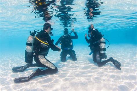 Learning to dive - is scuba diving safe? - DIVE Magazine