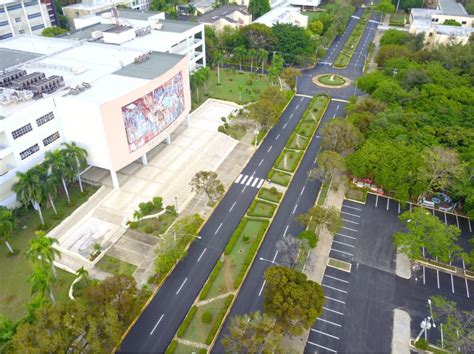 UASD y Obras Públicas remozan estructura vial de sede central