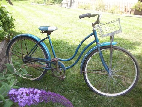 An Original Vintage 1963 Ladies 26" Schwinn Hollywood Bicycle ...