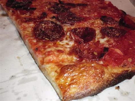 Tomatoes Apizza – 14 Mile Road | SW Michigan Dining