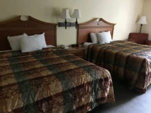 Top 7 Reasons to Visit Country Inn & Suites Williamsburg East Busch Gardens | Green Vacation Deals