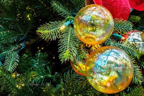 Christmas spheres or baubles | Christmas decorative spheres … | Flickr