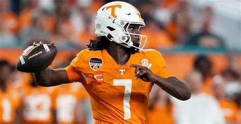 Tennessee QB Joe Milton III shows off arm strength with 80-yard throw