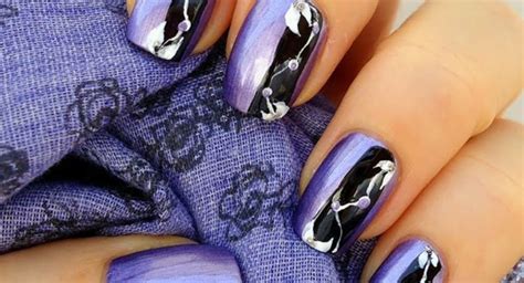 40+ Unique Most Awesome Chrome Nail Art Ideas - NiceStyles