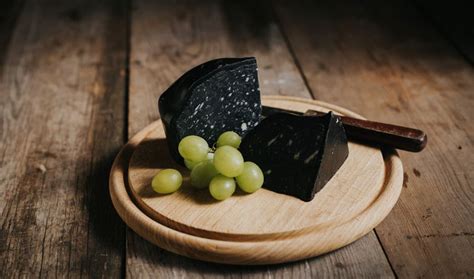 Black Charcoal Mature Cheddar Cheese | Greendale Farm Shop