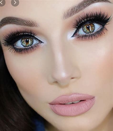 Pin by Luxzury Lashes on Makeup Ideas in 2020 | Glamorous makeup, Neutral makeup look, Makeup