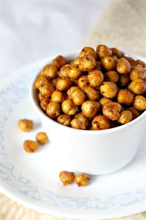 Spicy Roasted Chickpeas | Natural Chow