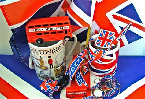 The [BEST] London Souvenirs and Gifts + Where To Find | Best Buys in London