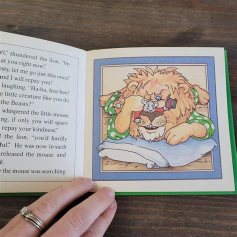 The Lion and the Mouse Aesop's Fables and Other Favorite - Etsy