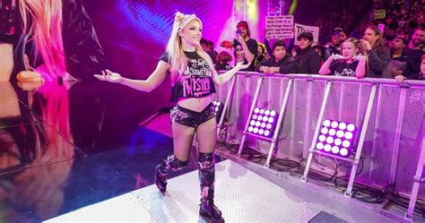 Alexa Bliss and 5 Dark-Horse Picks to Win the 2023 WWE Royal Rumble ...