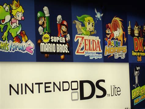 E3 2006 Nintendo DS Lite logo | The Pop Culture Geek Network | Flickr