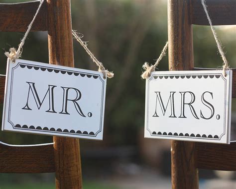 mr and mrs wooden signs by the wedding of my dreams ...