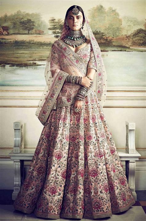 Dusty Pink Color Wedding Lehenga Inspired by Anushka Sharma Wedding – Panache Haute Couture