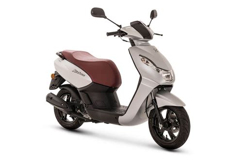 Top 10 50cc moped scooters for 2019 | Carole Nash (2022)