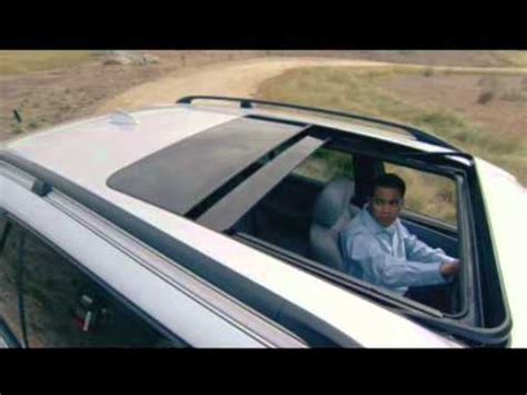 X5 - Panoramic Moonroof Owner's Manual - YouTube