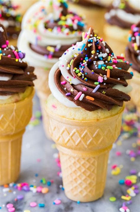 Ice Cream Cone Cupcakes - Sugar Spun Run