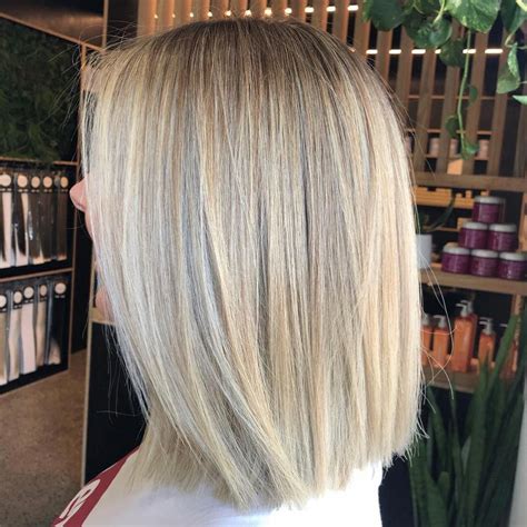 Blunt Bob Haircut 2019 | POPSUGAR Beauty Photo 2 #bobhairstylestrends Medium Hair Cuts, Medium ...