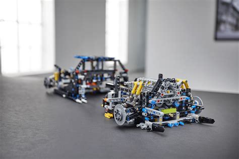 LEGO® Technic 42083 Bugatti Chiron officially revealed! | RacingBrick