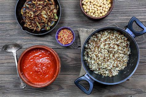 Egyptian Koshari Recipe | The Mediterranean Dish | Egyptian koshari ...