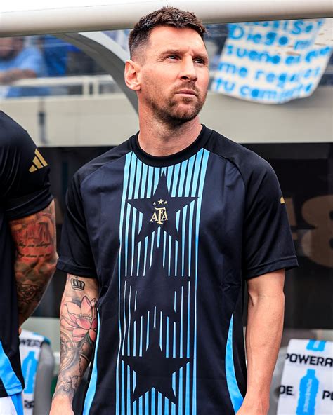 Selección Argentina!!! Lionel Messi in the new warm-up kit, shirt used ...