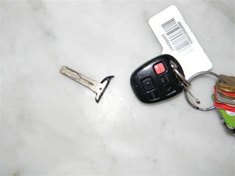 Services | Car keys, Break key, Emergency locksmith