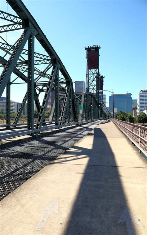 Hawthorne Bridge, Portland Oregon Stock Photo - Image of portland ...