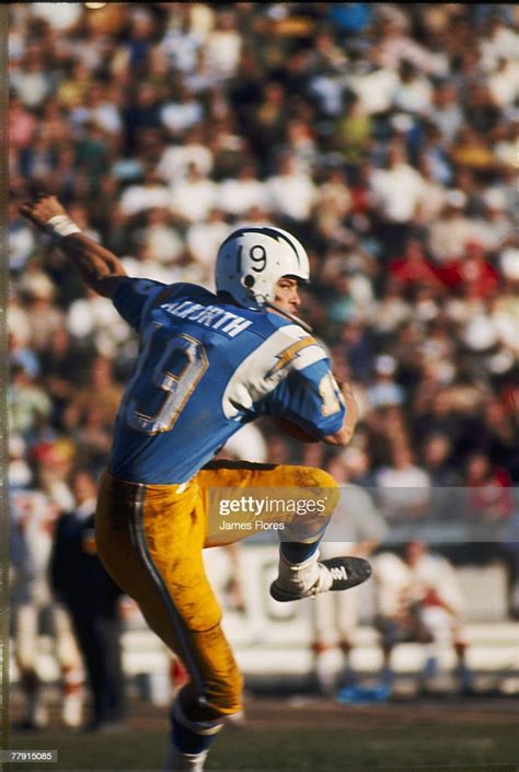 Hall of Fame wide receiver Lance Alworth of the San Diego Chargers... News Photo - Getty Images