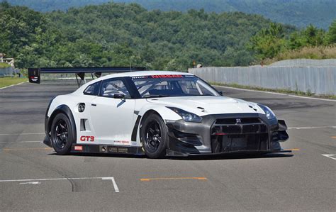 2013 Nissan GT-R Nismo GT3 Review, Specs & Pictures