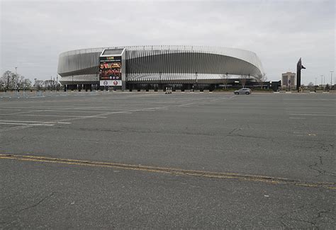 Nine of the Most Legendary Concerts Ever Held at Nassau Coliseum