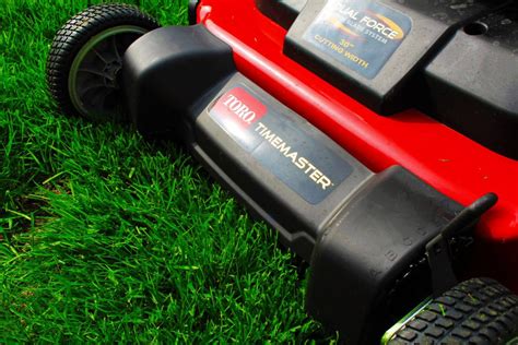 TORO 30" TimeMaster - Lawnmower Review | Busted Wallet