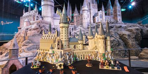 LEGO brings all the magic of Hogwarts Castle to a massive 6,000-piece ...