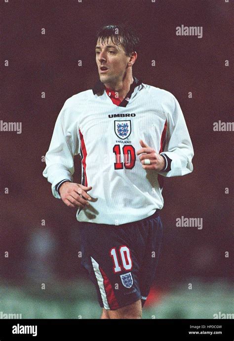 Matthew le tissier 1997 hi-res stock photography and images - Alamy