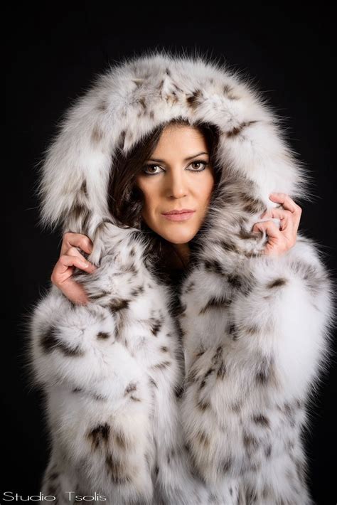 The exclusive and luxurious lynx fur jacket. | Fur hood coat, Fur coat, Fur hood