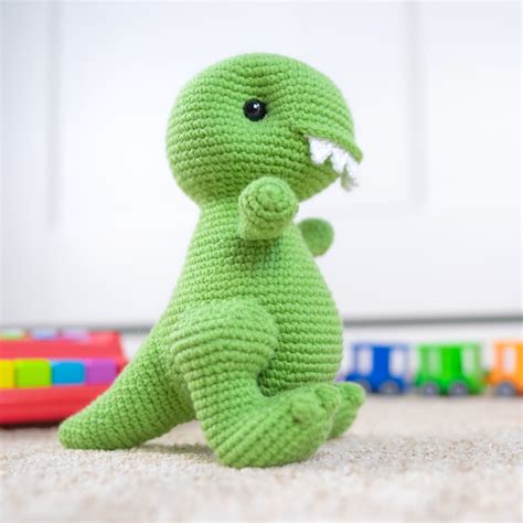 Crochet Dinosaur - www.glwec.in