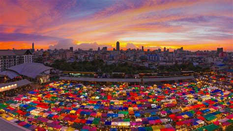 Bangkok Night Market – Bing Wallpaper Download