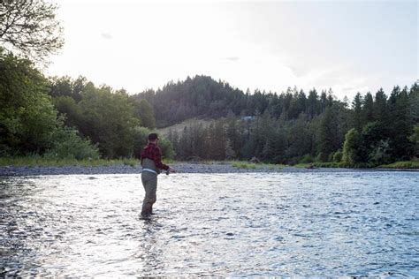 10 Best Locations for Fly Fishing in Oregon - Where to Fish OR