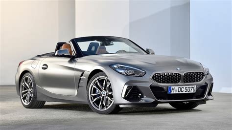 2022 BMW Z4 Buyer's Guide: Reviews, Specs, Comparisons