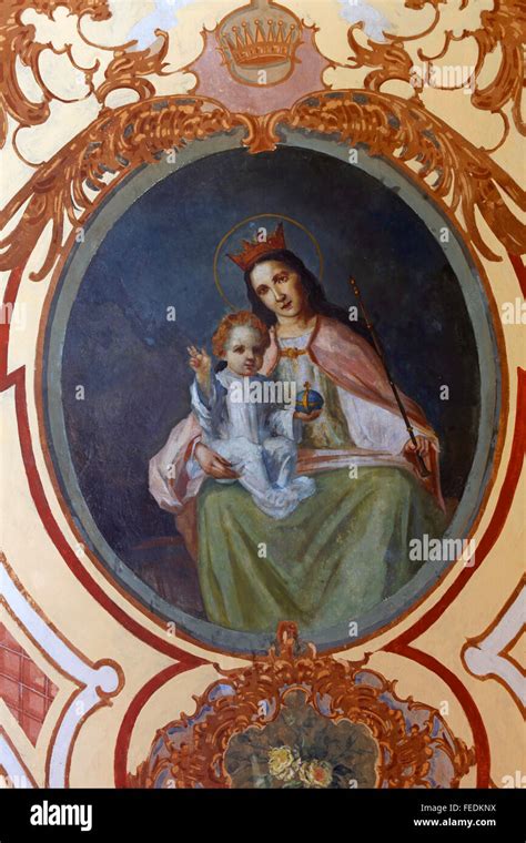 Mary queen of heaven hi-res stock photography and images - Alamy