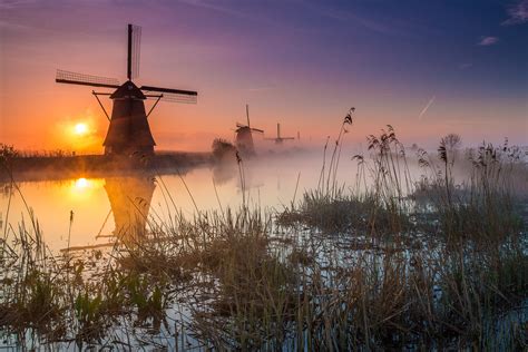 Kinderdijk Sunrise Foto & Bild | landschaft, sonnenaufgang, nebel ...