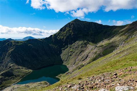 Mount Snowdon, Snowdonia, Wales [OC] [6000x4000] : r/EarthPorn