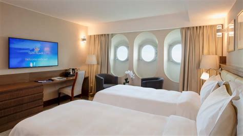 Welcome aboard the Queen Elizabeth 2 hotel – CRUISE TO TRAVEL