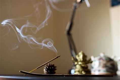 The Top 10 Benefits of Burning Incense