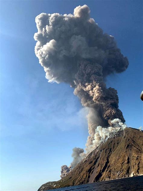 Stromboli volcano in Italy, near Sicily, erupts, killing 1 and injuring 2 - ABC News