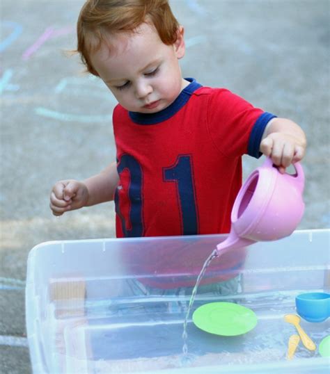 3 Fresh Play Ideas for the Water Table - Make and Takes