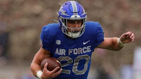 Air Force vs. Navy prediction, odds, spread: 2022 Commander-in-Chief's ...