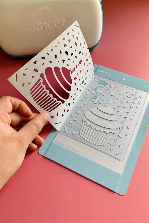 HOW TO MAKE CARDS WITH THE CRICUT JOY AND CARD MAT | EVERYDAY JENNY